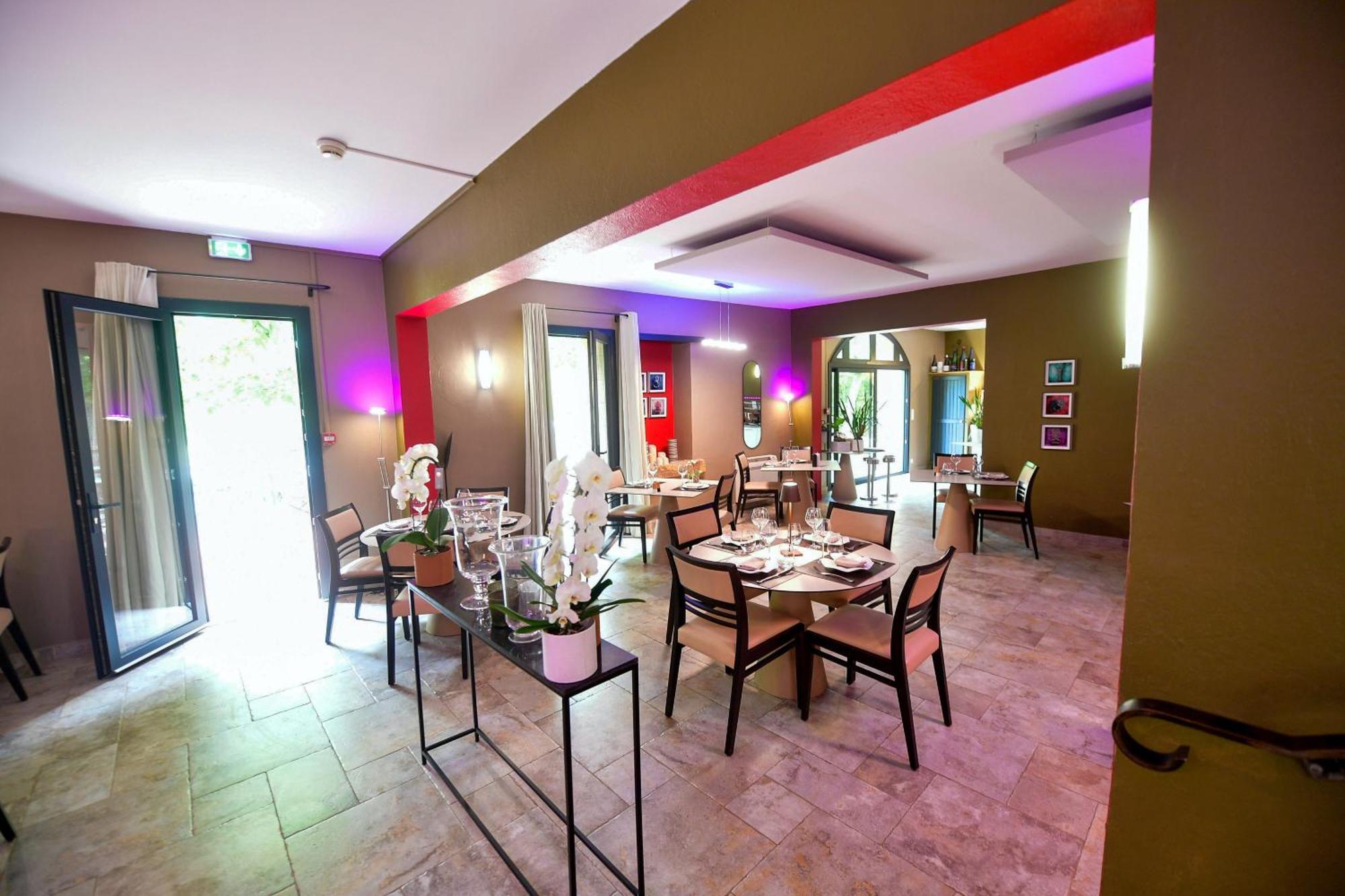 Le Mas Des Aigras - Hotel & Restaurant De Charme En Provence Orange  Eksteriør bilde